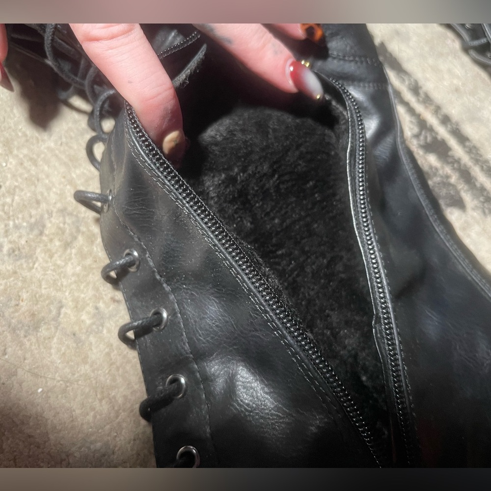 Knee high Black Lace Up Boots, warm fuzzy inside - Picture 8 of 16